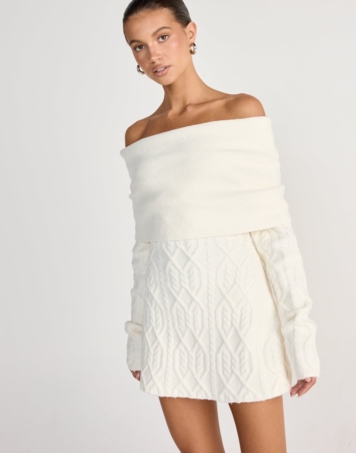 Clara | Vestido mini de manga larga (blanco roto)