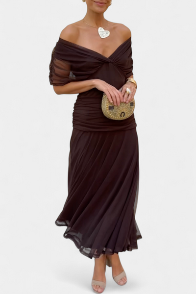 Selva Nocturna — Vestido Largo con Estampado Floral y Escote en V