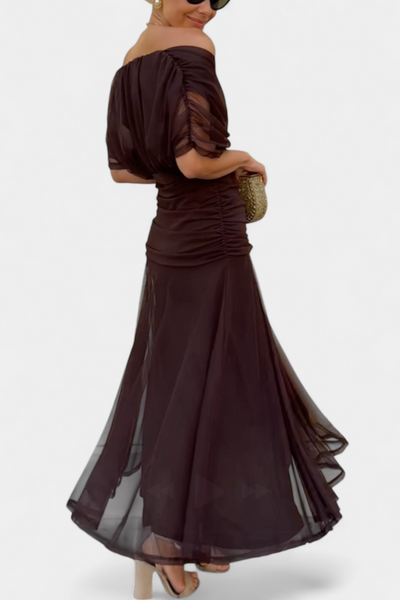 Selva Nocturna — Vestido Largo con Estampado Floral y Escote en V