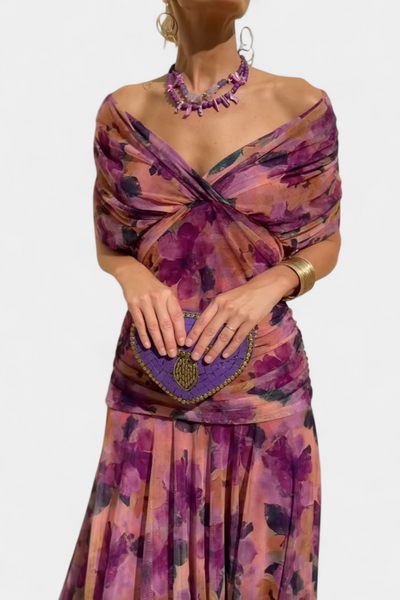 Selva Nocturna — Vestido Largo con Estampado Floral y Escote en V