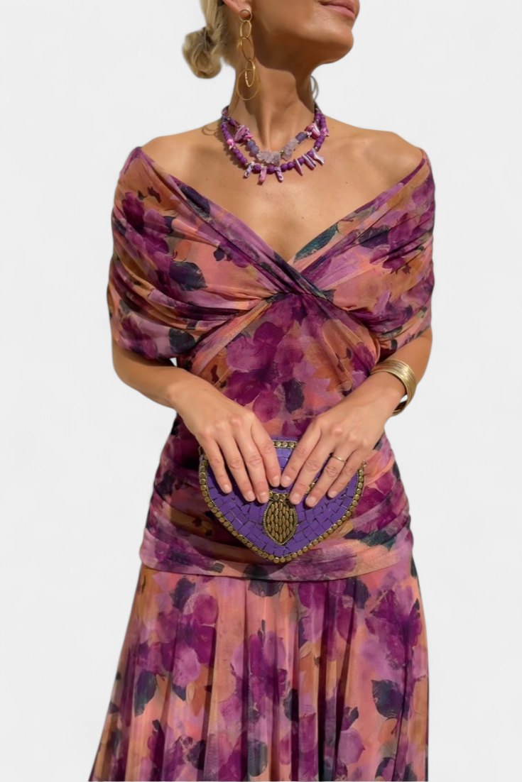 Selva Nocturna — Vestido Largo con Estampado Floral y Escote en V