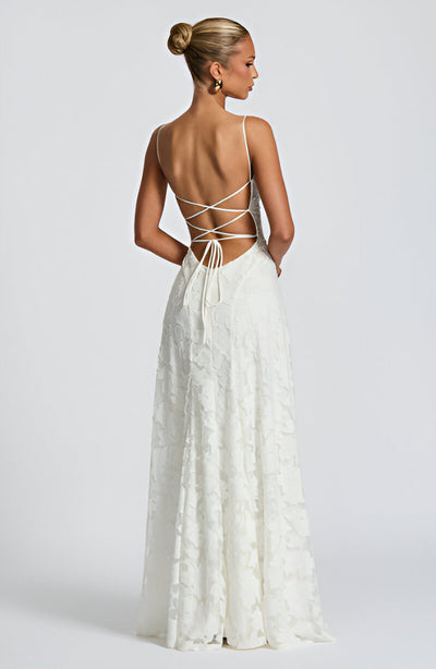 Vestido Aurelia — Romance eterno en cada paso