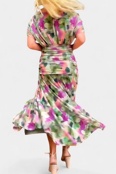 Selva Nocturna — Vestido Largo con Estampado Floral y Escote en V